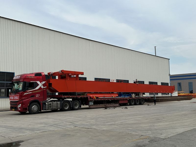 重慶某公司采購我公司一臺新式雙梁通用橋式起重機。