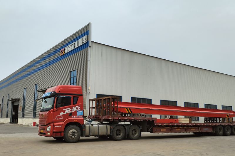 電動單梁起重機3臺 LD5t—16.8m LD3t—16.5m /2臺 制作完成，發往江西南昌交付客戶使用。